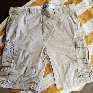 Roundtree & Yorke Men's Cargo Shorts - Khaki